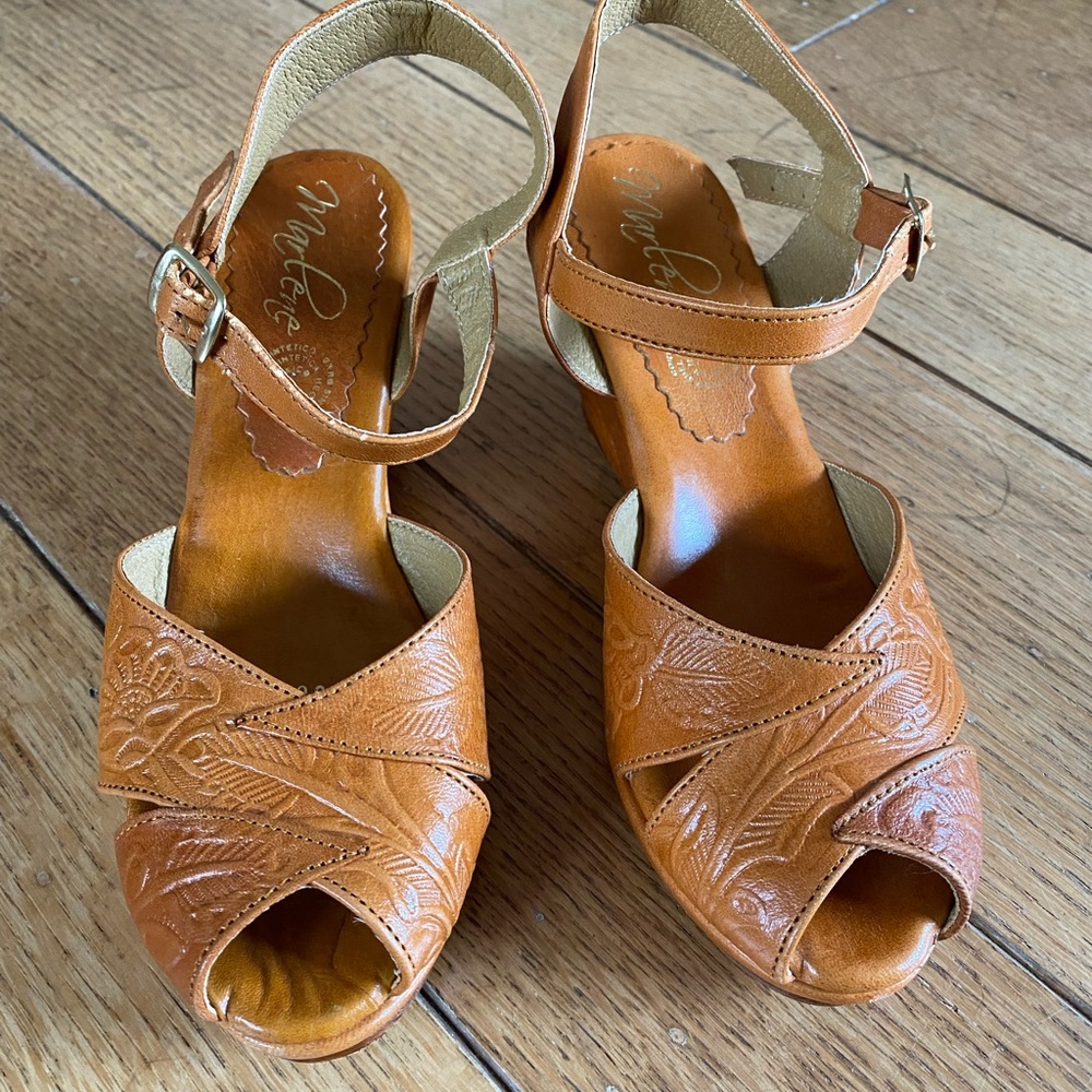 Tooled Leather Vintage Style Open-Toe Wedges